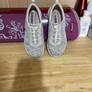 Skechers tennis shoes